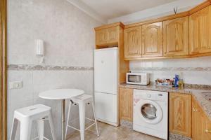 3 bedroom apartment near Sta Cruz