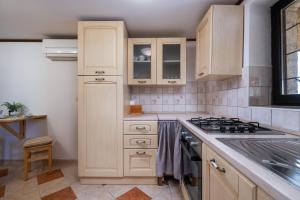 Studio apartment Larca