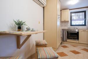 Studio apartment Larca