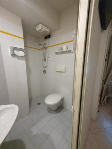 Doppel-/Zweibettzimmer mit Bad