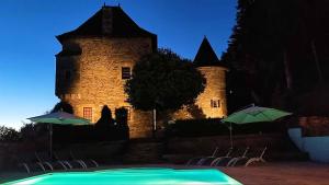 Maisons de vacances The Unique Round Tower Gite at Chateau de Chauvac : photos des chambres