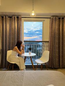 Tagaytay Nordic Nest Staycation at Wind Residences with Netflix Wifi near Sky Ranch