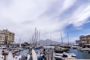 Le 4 Stagioni Dantes Suites H Napoli Centro, by ClaPa Group