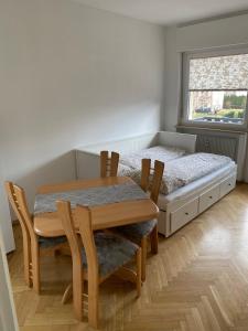 Appartamento del CONTE a Merano, con piscina e posto auto, leggere attentamente le info o chiamare direttamente lhost!