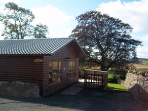 Copper Beech Lodge with Hot Tub