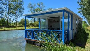 Bateaux Cottage flottant jacuzzi prive en option gamme superieure : photos des chambres