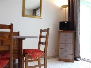 Appartements Appartement Chatelaillon-Plage, 2 pieces, 4 personnes - FR-1-246-163 : photos des chambres