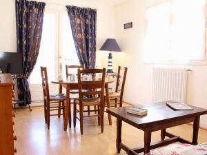 Appartements Appartement au coeur du Pouliguen, proche mer, 2 pieces, 4 couchages, parking prive, tout a pied - FR-1-245-32 : photos des chambres