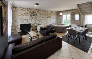 Maisons de vacances Beautiful home in Plouguerneau with WiFi and 3 Bedrooms : photos des chambres