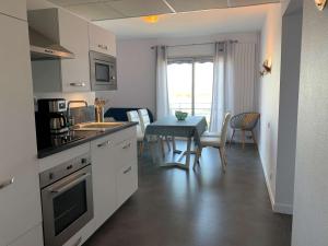 Appartements Appartement Perros-Guirec, 3 pieces, 4 personnes - FR-1-368-60 : Appartement (4 Adultes)