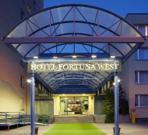 Fortuna West hotel, 
Prague, Czech Republic.
The photo picture quality can be
variable. We apologize if the
quality is of an unacceptable
level.