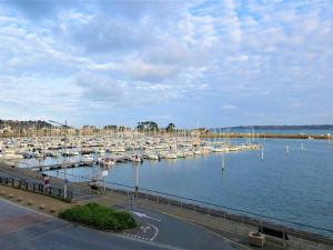Appartements Bel appartement 3* avec vue mer, WIFI et parking a Perros-Guirec - FR-1-368-219 : photos des chambres