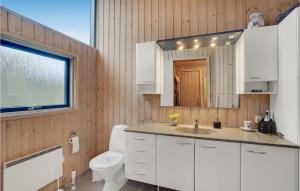 Beautiful Home In Thyholm With Wifi