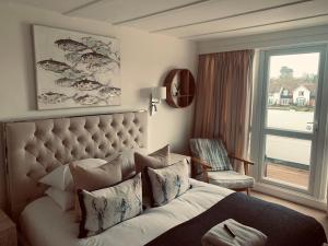 Deluxe Double Room with Balcony and River View room in Hotel Wroxham