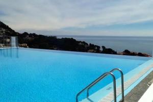 Appartements Luxueux appartement - vue mer - piscine - free parking - Monaco : photos des chambres