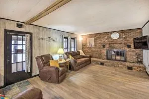 Illinois Vacation Rental Home Pets Welcome - Casey