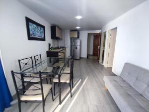 Apartamento con Balcón y Vista al Mar