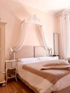 Double Room with Extra Bed room in Trastevere Belvedere B&B