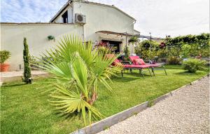 Maisons de vacances Beautiful Home In Le Pontet With 3 Bedrooms, Outdoor Swimming Pool And Swimming Pool : photos des chambres