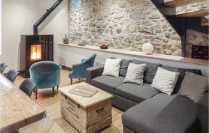 Maisons de vacances 7 Bedroom Stunning Home In Vicdessos : photos des chambres