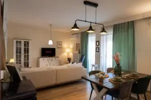 Glyfada golf fourth floor apartment - Soúrmena