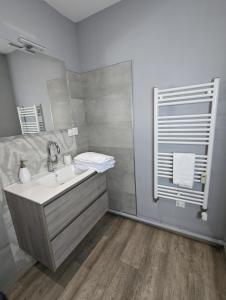 Appartements Beau-Jean, Un Cocon Sympa 5 min a Pied du Centre-Ville, Parking Prive, a 10 min du CHU : photos des chambres