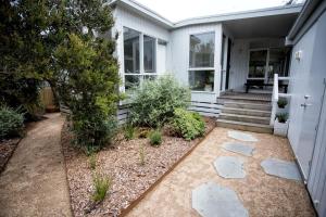 LONSDALE ON GLANEUSE