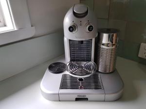 LONSDALE ON GLANEUSE