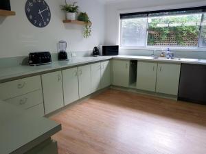 LONSDALE ON GLANEUSE