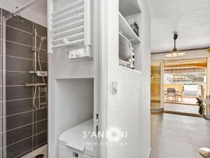 Bel appartement 2 pièces climatisé RDC avec terrasse et stationnement, Le Grau dAgde - FR-1-423-63
