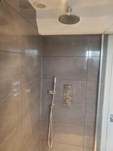Large Kingsize ensuite in Kingswood, Bristol, BS15