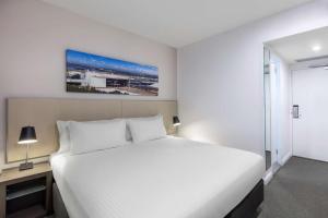 King Room room in Travelodge Hotel Sydney Airport