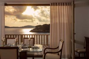 Villa Plantis Dubrovnik - Seven Bedroom Villa with Private Sea Access