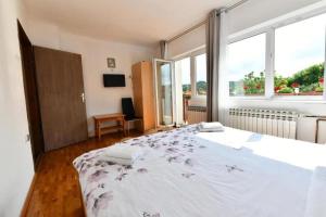 Apartments with parking space Rakovica, Plitvice - 20595