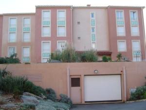 Spacieux T2 avec Loggia à 800m de la Plage, Parking et Forfait Ménage Inclus - Bormes-les-Mimosas - FR-1-610-12