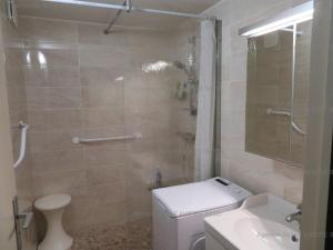 T2 3 étoiles à la Favière avec piscine et parking - FR-1-610-4