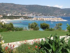 T2 3 étoiles à la Favière avec piscine et parking - FR-1-610-4