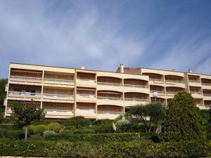 T2 cabine avec terrasse à La Favière, proche plages et commerces - FR-1-610-20