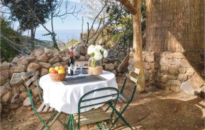 Maisons de vacances Amazing home in Coti-Chiavari w/ 0 Bedrooms : photos des chambres