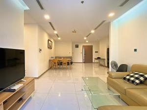 Moxy HCMC Aparts - Vinhomes Central Park, Ice Rink