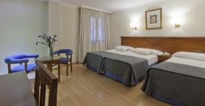 Triple Room (3 Adults) room in Hotel Alixares