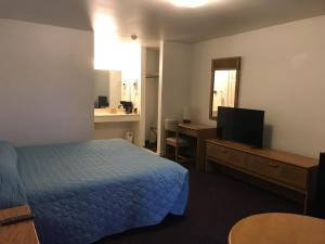 King Room - Non-Smoking room in Luxury Inn