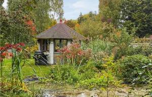 2 Bedroom Gorgeous Apartment In Undenäs