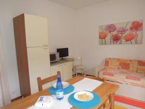 Villa with garden 250 meters from the beach