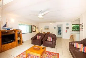Allamanda Cottage - close to beach - pet friendly - Amity Point
