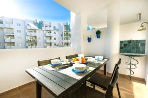 RNET - Royal Marine II Roses