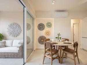 Calmaliving Seaside apartments with pool