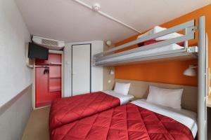 Hotels Premiere Classe Avignon Parc Des Expositions : Chambre Triple