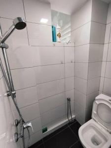 Queensway Homestay One 10Pax 3Rooms