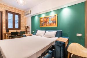 Cute tiny apartment in the heart of Flisvos